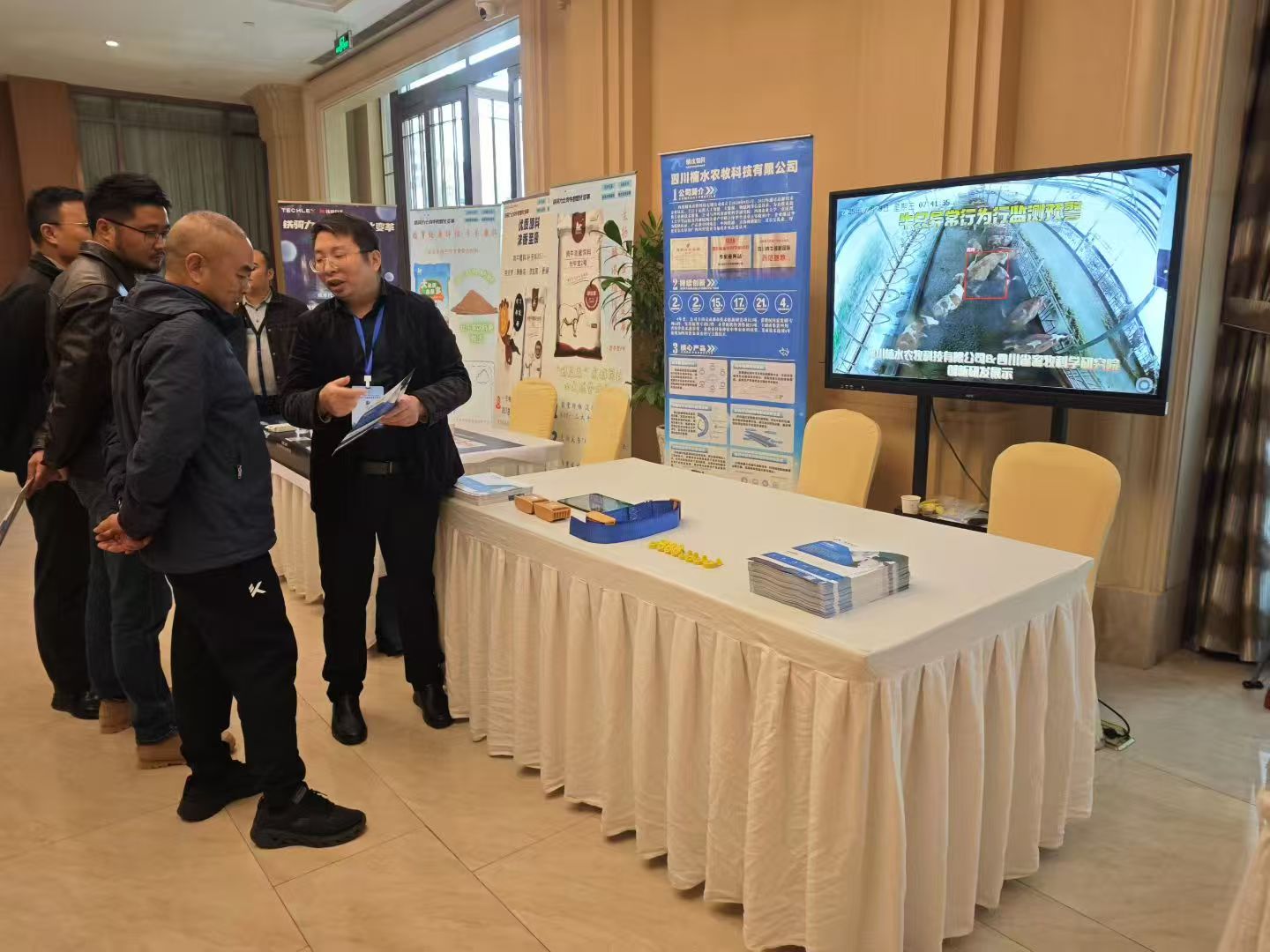 1763025598468095780.jpg 3.jpg